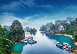 Exploring the beauty of Lan Ha Bay,Vietnam