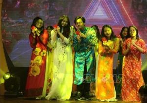 Overseas Vietnamese across continents celebrate traditional New Year