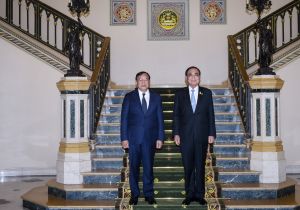 Thai PM meets with Cambodian Deputy PM and Foreign Minister 