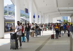 Laos-China Railway daily number of passengers tops 10,000