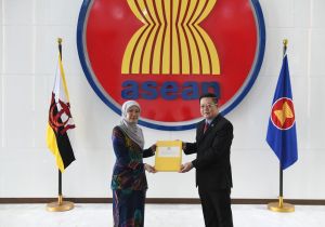 Brunei Permanent Representative to ASEAN presents credentials to ASEAN Sec-Gen