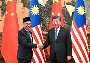 Chinese President meets with Malaysia's Prime Minister 