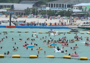 Koh Lan Faces Water Shortage as Daily Tourist Arrivals Surge