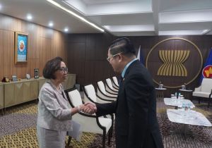 Former Philippine Secretary of Foreign Affairs pays courtesy call on Secretary-General of ASEAN