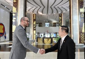 Secretary-General of ASEAN meets with Ambassador of Australia to ASEAN