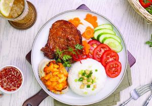 Vietnam&rsquo;s broken rice among top 100 most delicious rice dishes in the world