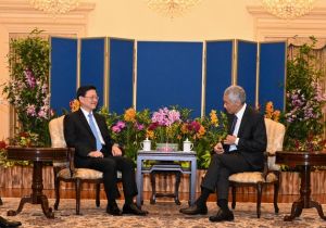 Singaporean PM receives CE of Hong Kong