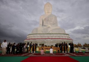 Myanmar builts world's tallest marble Buddha statue  
