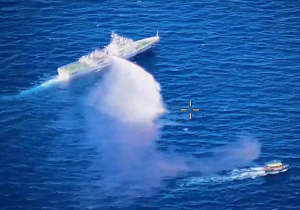 Chinese vessel fires water cannon on Philippine boat 