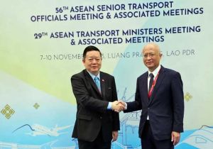 Secretary-General of ASEAN meets Minister of Public Works and Transport of Lao PDR