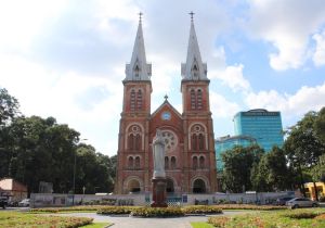 10 tourist spots not to be missed in Vietnam's largest city Ho Chi Minh City 