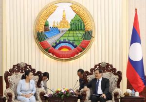 Lao PM Sonxay receives Minister for Disaster Reconstruction of Japan