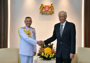 Royal Thai Navy Chief Makes Introductory Visit to Singapore