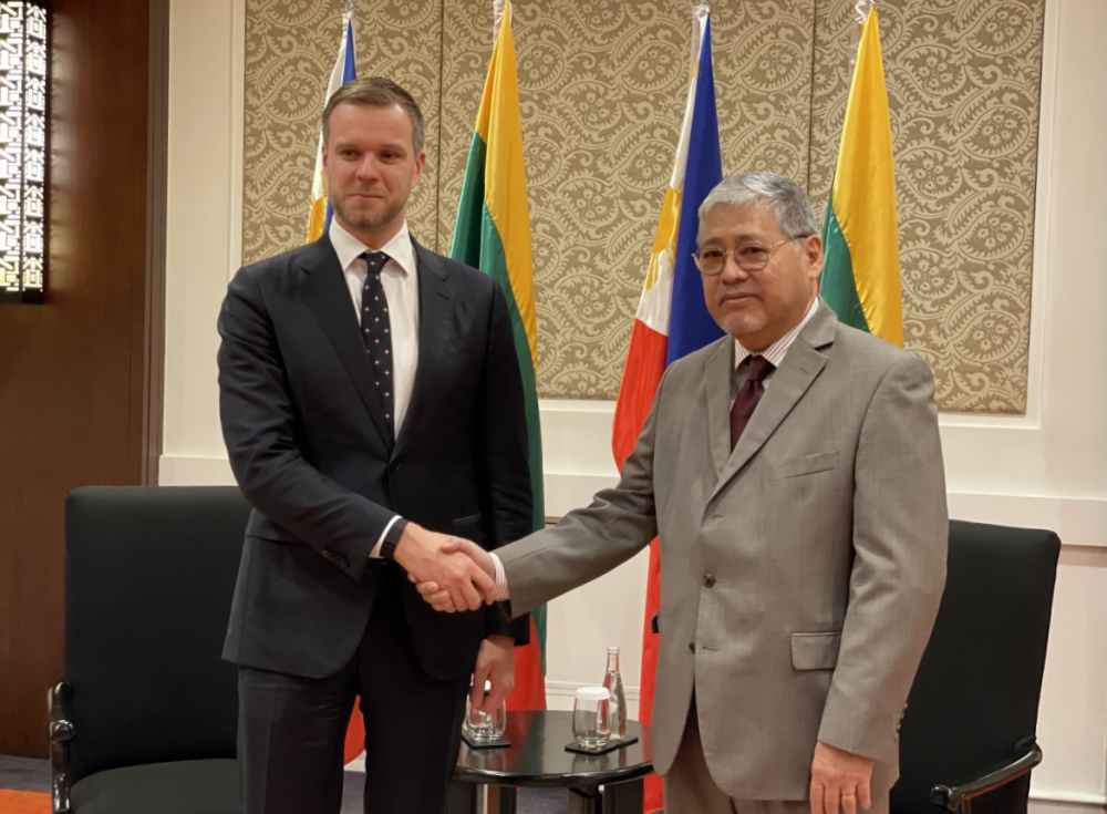 Philippine Foreign Affairs Secretary Meets with Lithuanian Foreign Minister in Manila