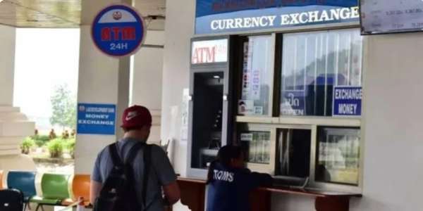 Laos warns tourists against unlawful foreign currency trade