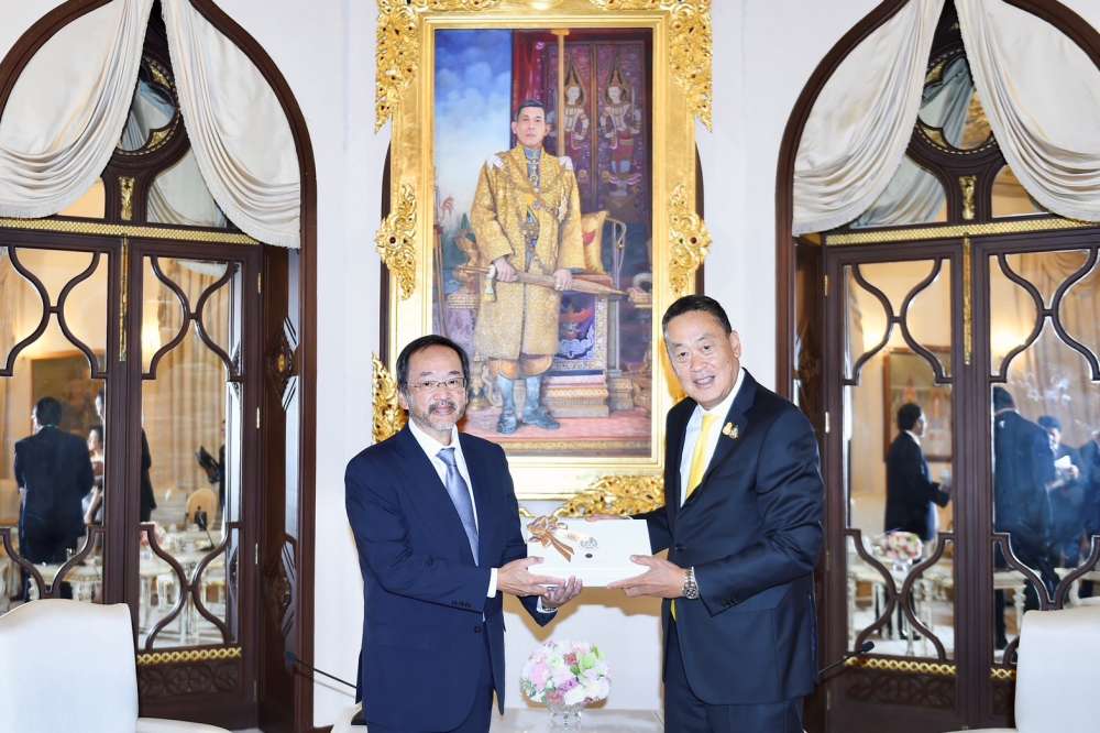 Thai PM meets with Japanese Ambassador to Thailand