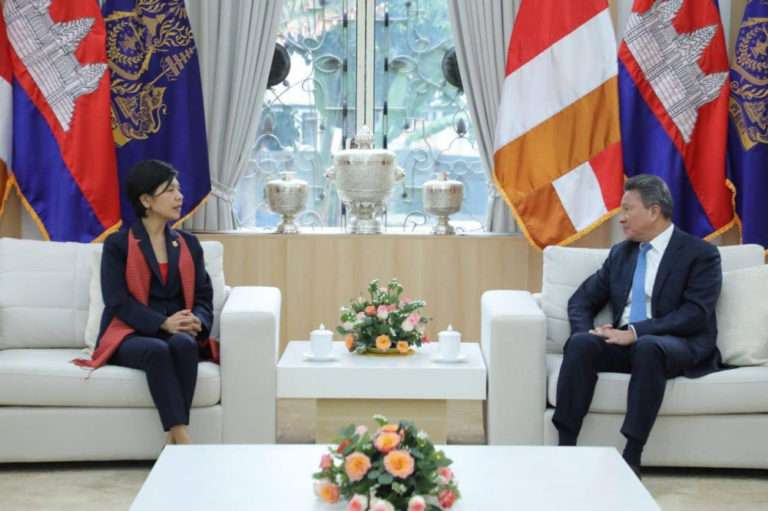 Cambodia, Canada Laud Bilateral Trade and Investment Cooperation