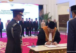 Indonesian President Witnesses Deputy Chief Justice’s Oath-taking Ceremony