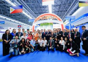 Singapore Senior Minister of State attends 21st China-ASEAN EXPO  