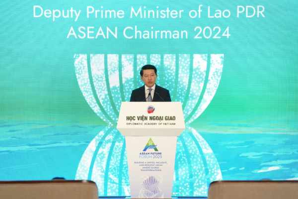 Lao Deputy Prime Minister Attends 2nd ASEAN Future Forum in Hanoi
