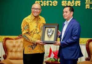 Indonesian Ambassador to Cambodia Explores Potential for Economic and Halal Industry Cooperation with Kampong Cham