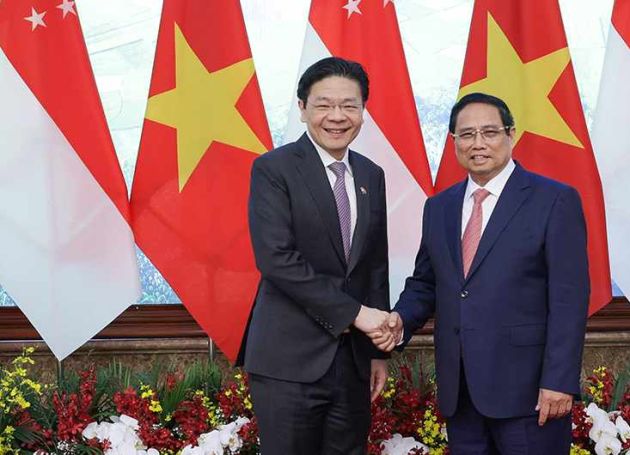 Singapore Prime Minister pays official visit to Vietnam