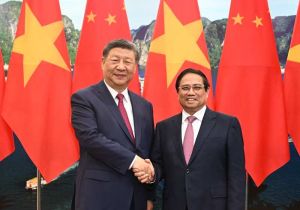 Chinese President Meets with Vietnamese Prime Minister  
