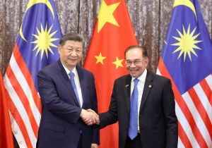 Chinese President Xi Jinping Holds Talks with Malaysian Prime Minister Anwar  