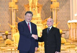 Chinese President Xi Jinping Meets with Cambodia's King Norodom Sihamoni