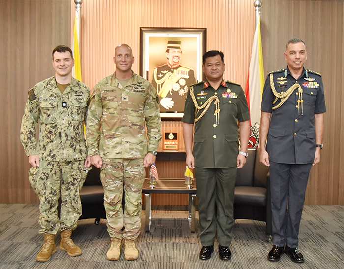 Royal Brunei Armed Forces Commander receives farewell call from Non-Resident Defence Attache of USA accredited to Brunei
