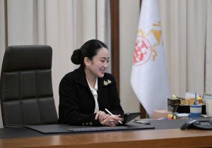 Thai Prime Minister has a phone conversation with Malaysian Prime Minister 
