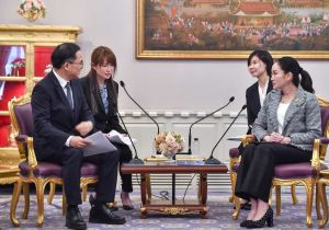 Thai Prime Minister meets with Chairman of China's Changan Automobile