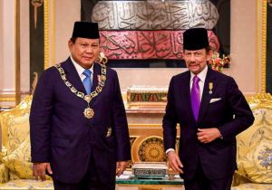 Indonesian President Prabowo Awarded Brunei’s Highest Honor in Recognition of Strengthened Bilateral Ties   