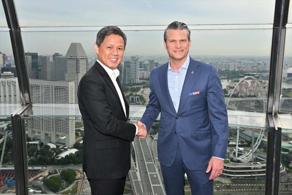 US Secretary of Defense Meets Singapore Minister for Defence