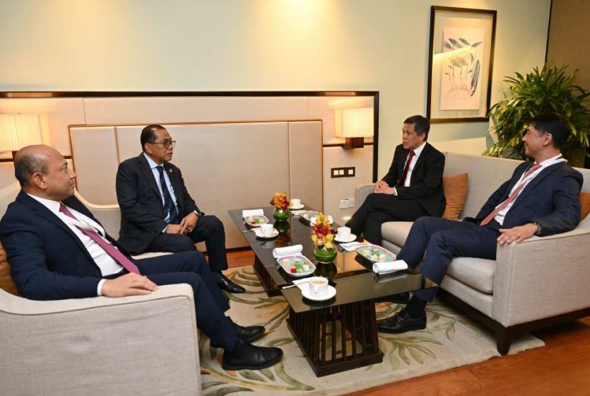 Malaysia Minister of Defence Meets Singapore Minister for Defence