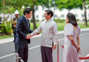 Philippine President asks Singapore to invest more in PH renewable energy projects
