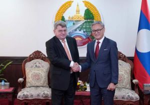 Lao Foreign Minister Receives Hungarian Ambassador to Laos
