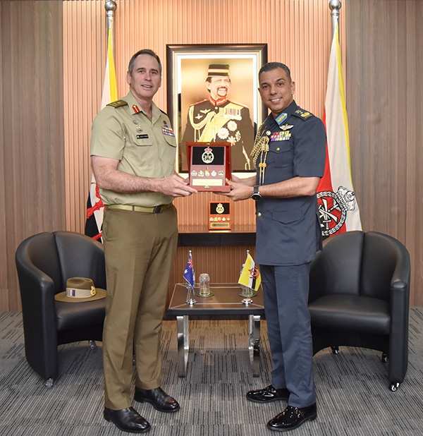 Acting Commander of Royal Brunei Armed Forces receives courtesy call from the Head of Australian Army Strategic Engagements, Australian Defence Force