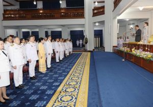 Thai King grants a Royal Audience to Thai Ambassadors and Consuls-General  