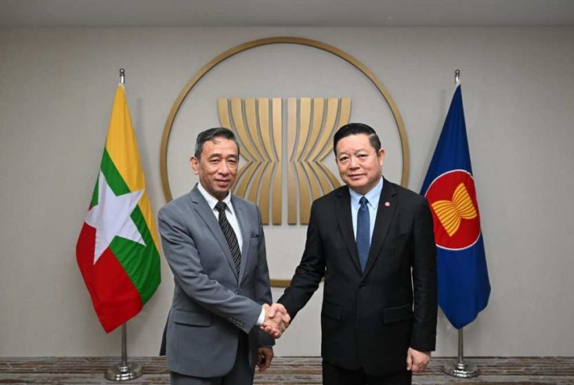 Secretary-General of ASEAN meets with the Permanent Representative of Myanmar to ASEAN