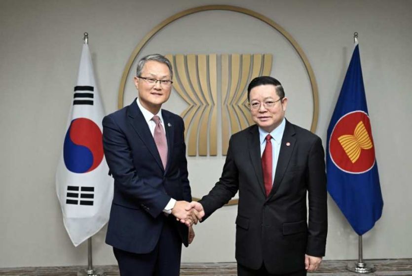 Secretary-General of ASEAN meets with Ambassador of South Korea to ASEAN