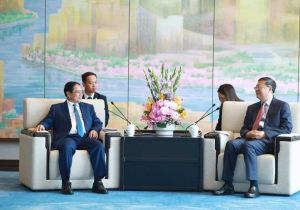 Vietnamese Prime Minister meets Secretary of Shanghai Municipal Committee