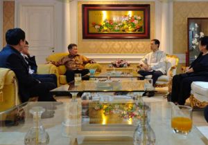 Chinese Ambassador to Brunei Meets with Former Secretary-General of ASEAN Lim Jock Hoi