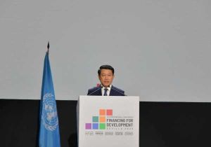 Lao Deputy Prime Minister Attends Global Conference on Financing for Development