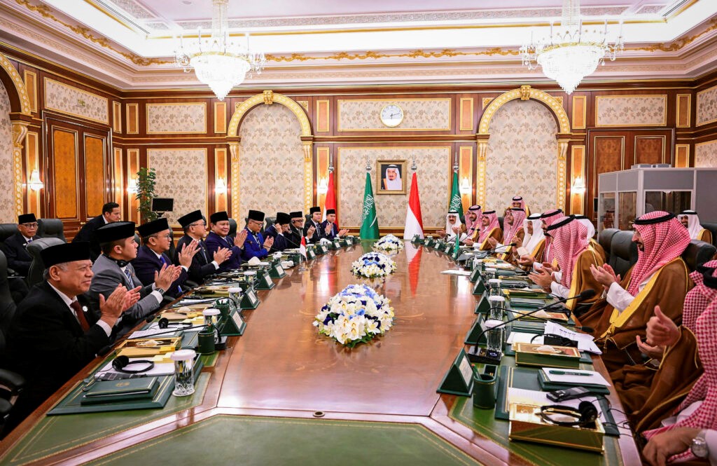 Indonesian President Holds Bilateral Meeting with Saudi Crown Prince in Jeddah  
