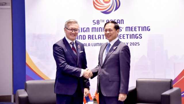 Vietnamese Deputy PM,FM meets with Thai, Lao, Cambodian Foreign Ministers