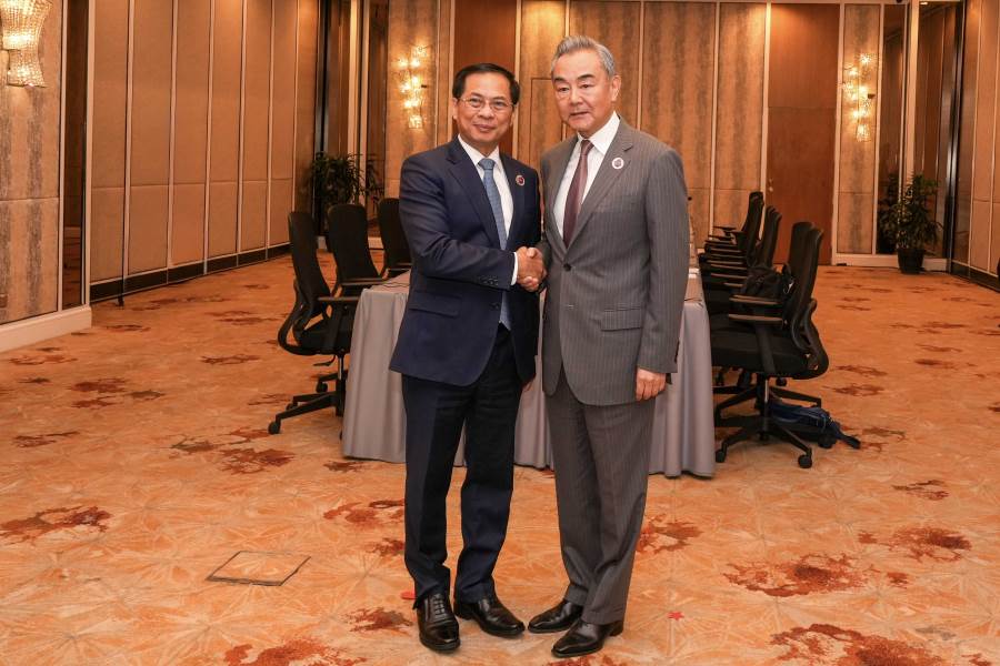 Chinese Foreign Minister on Achievements of China-ASEAN Mutually Beneficial Cooperation