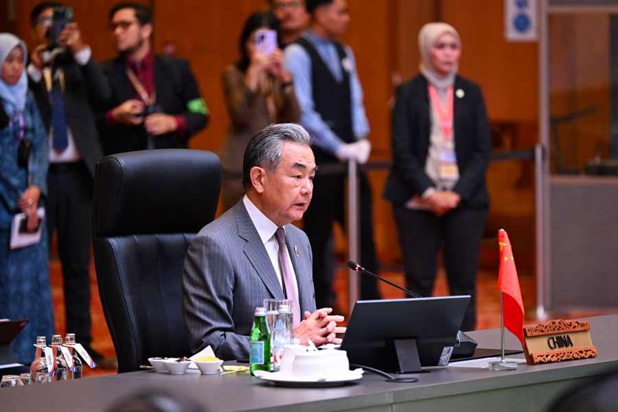 Chinese Foreign Minister on Achievements of China-ASEAN Mutually Beneficial Cooperation