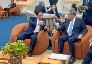 Vietnamese Prime Minister Pham Minh Chinh meets Chinese Premier Li Qiang in Brazil
