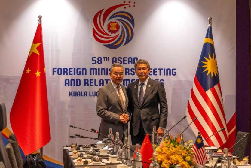 Chinese Foreign Minister Wang Yi Meets with Malaysian Foreign Minister Mohamad Hasan